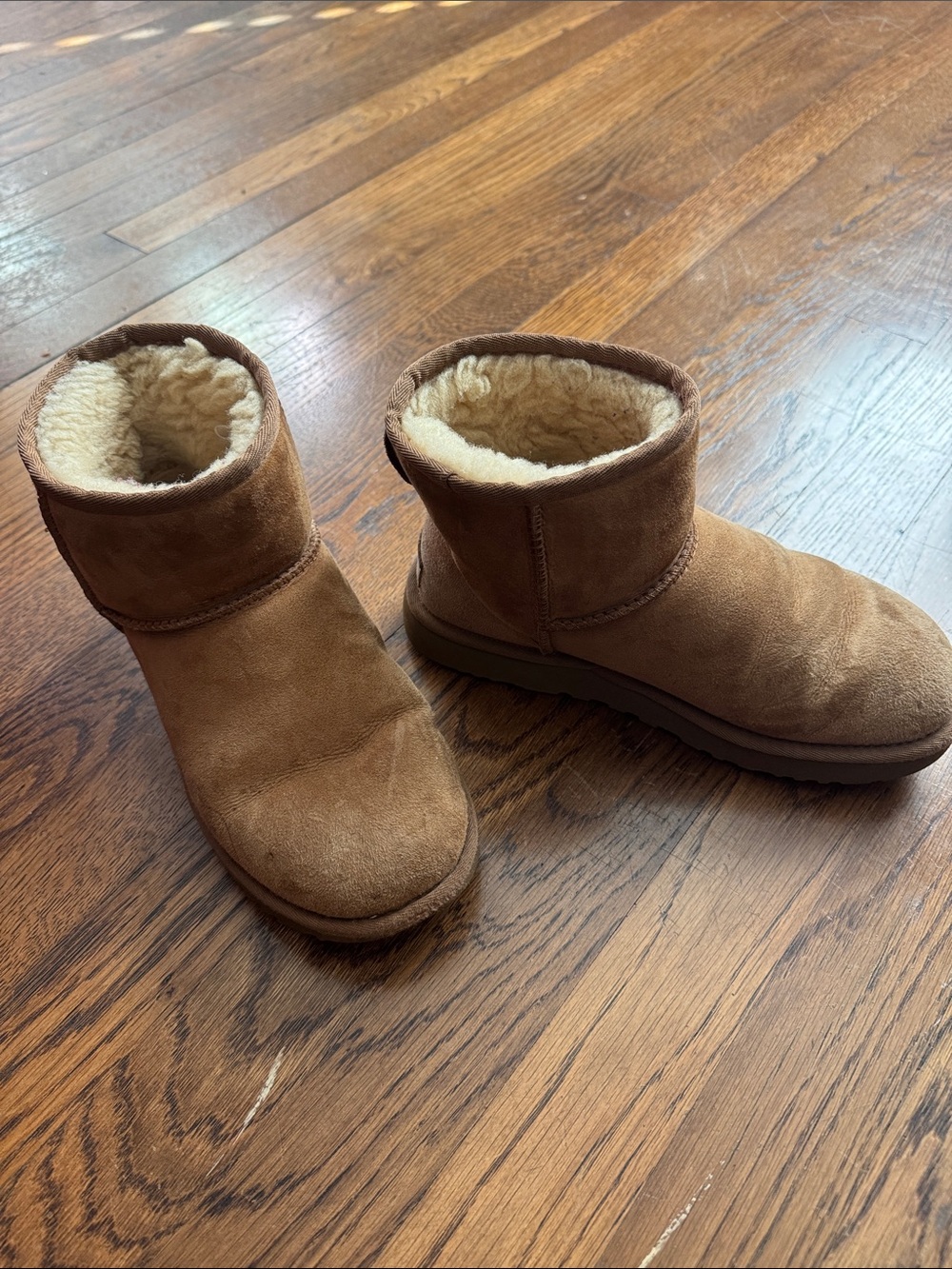 Ugg classic mini II
